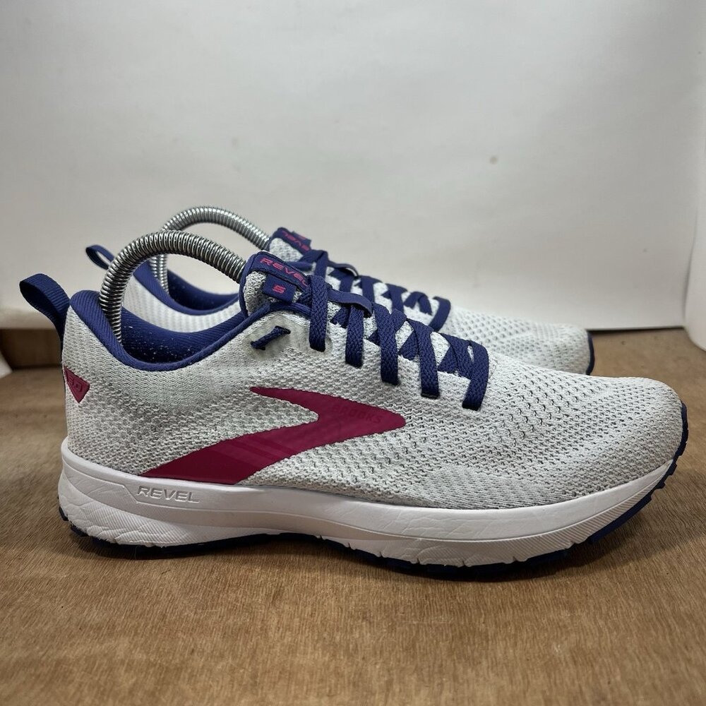 Brooks Revel 5 Women’s Size 7.5 White Running Shoes Sneakers